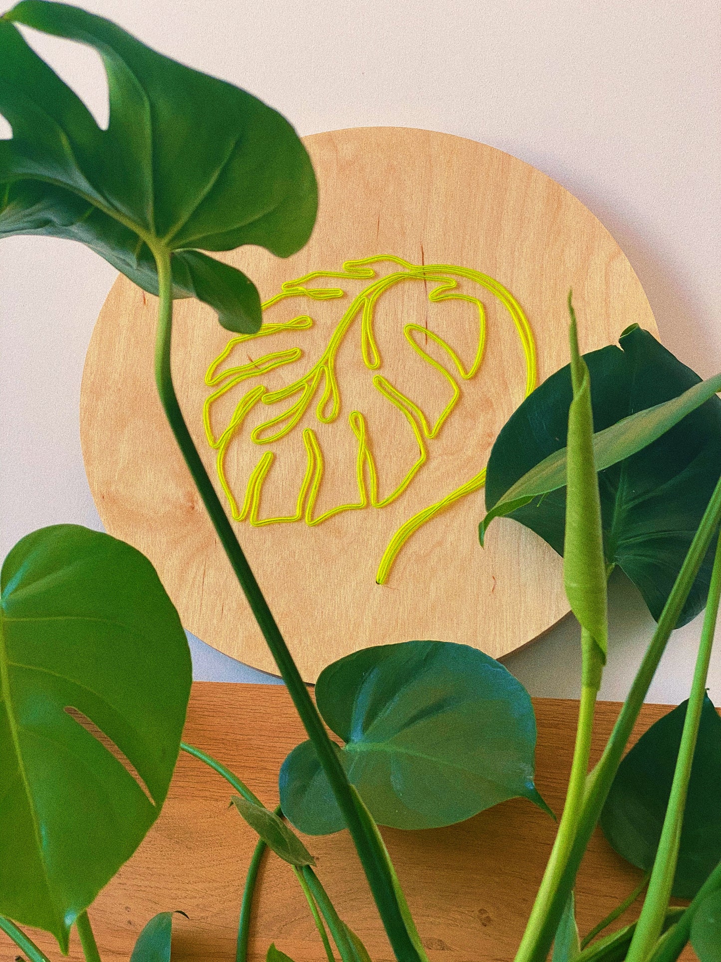 Single Leaf Monstera - EL Wire Neon Sign